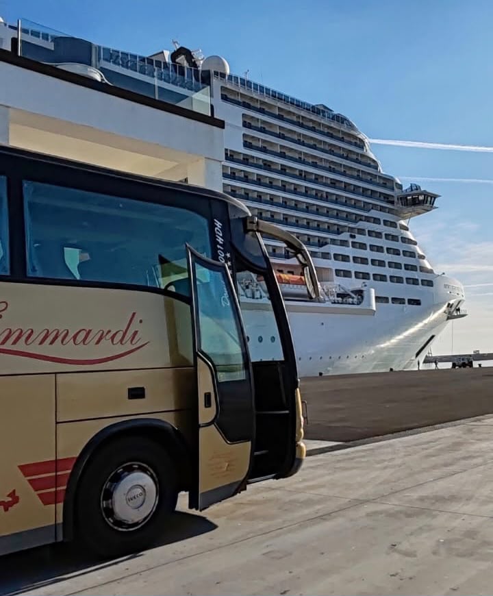 Mezzo per trasporto passeggeri
